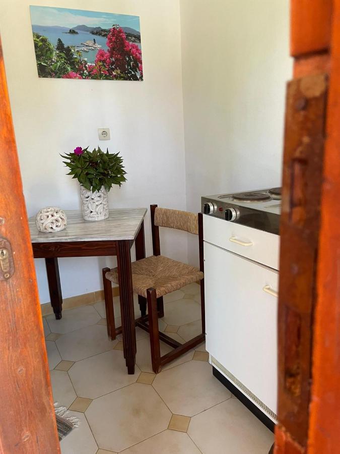 Apartament Studio Savvas Melíkia Zewnętrze zdjęcie